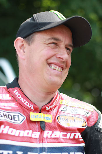 Illustration for article titled Mugen To Isle Of Man TT Legend John McGuiness: 'We'll Give You A Bike If You Lose Weight'